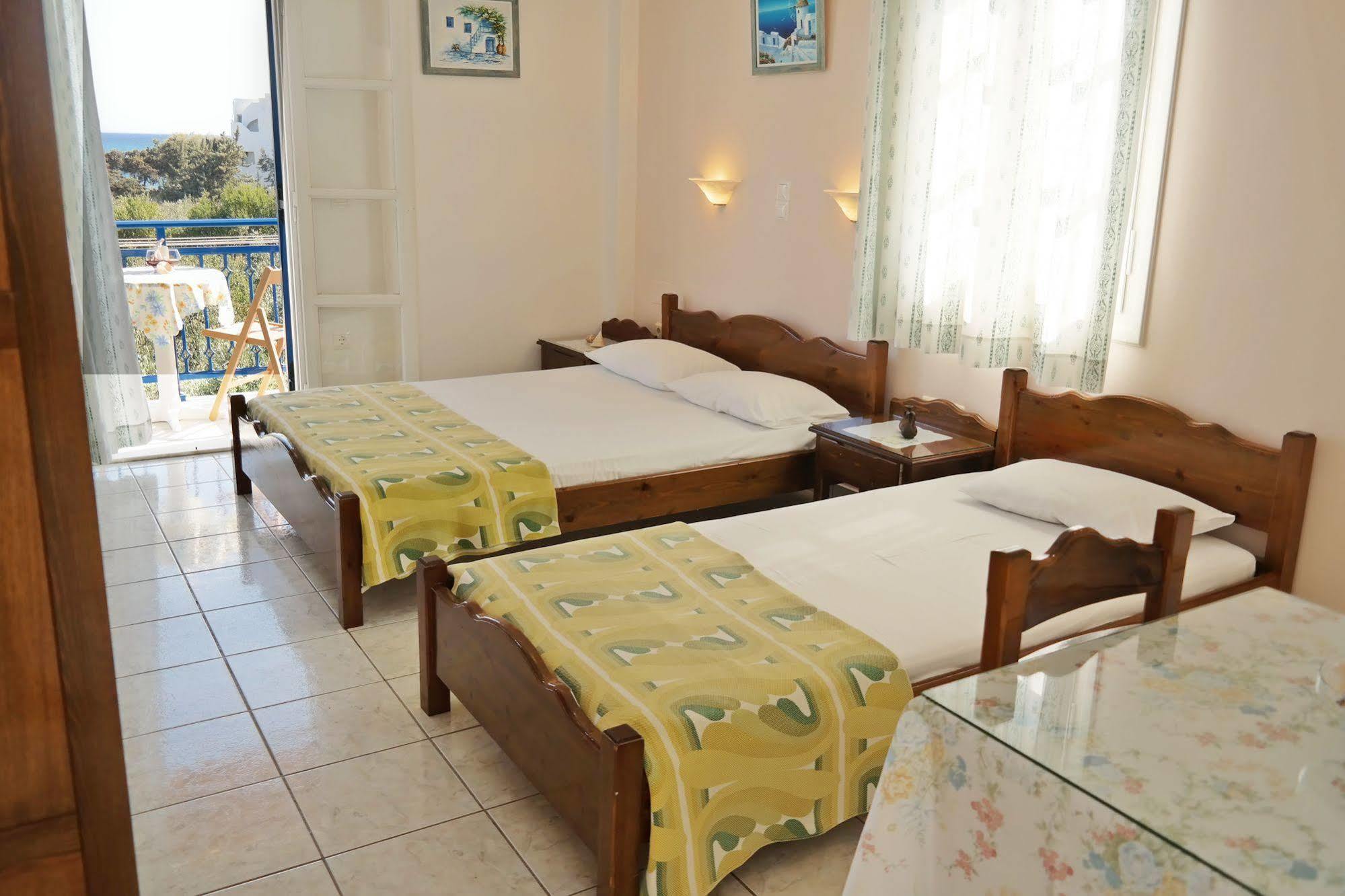 Mina'S Studios In Naxos Island Agios Prokopios  Buitenkant foto
